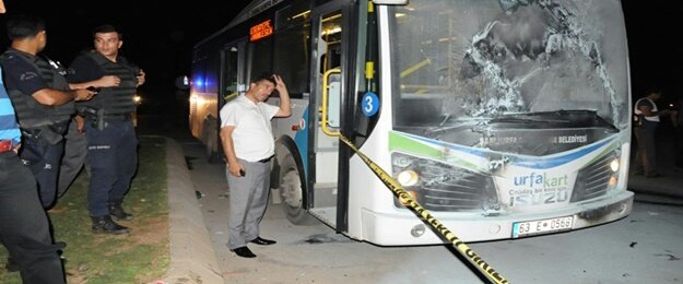 Urfa'da Yolcu Otobüsüne Molotof Attılar