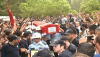 Diyarbakır'da hayatını kaybeden polis toprağa verildi
