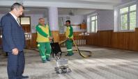 Gaziantep'te Kurban Bayramı öncesi camilerde temizleniyor