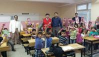 Siirt'te Suriyeli çocuklara çeşitli hediyeler verildi