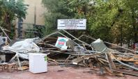 Ruhsatlı iş yeri yıkılan esnaftan belediyeye pankartlı tepki