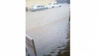 Hilvan'da ev ve işyerlerini yağmur suyu bastı