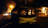 İçinde yolcular bulunan Belediye otobüsü kundaklandı