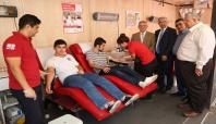Adana'da öğrenci ve akademisyenler kan bağışında bulundu