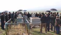 Cengiz Tiryaki ve Fethi Yalçın mezarları başında anıldı