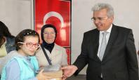 Gaziantep'te engelli öğrencilere tablet dağıtıldı