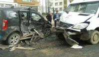 Diyarbakır'da trafik kazası: 2'si ağır 4 yaralı