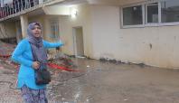 Mardin'de ev ve işyerlerini su bastı
