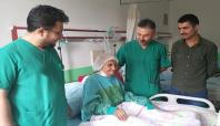 82 yaşındaki hastanın dört damarı değiştirildi