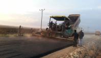 İdil'in grup köy yolları asfaltlanıyor