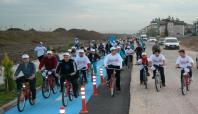 Obeziteye karşı bisikletli etkinlik düzenlendi