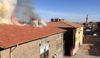 Sur'da 4 okul yakıldı