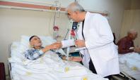 Sur'daki çatışmadan etkilenen hastalara moral ziyareti