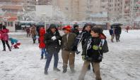 Diyarbakır'da eğitime kar engeli