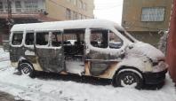 Ergani'de minibüs kundaklandı