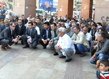 KCK tutukluları için oturma eylemi