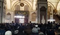 Bursalılar yılın ilk sabah namazı için Ulu Cami'ye koştu
