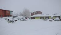 Karlıova'da yoğun kar yağışı devam ediyor