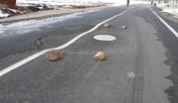 Siirt'te çöken asfalt tehlike saçıyor