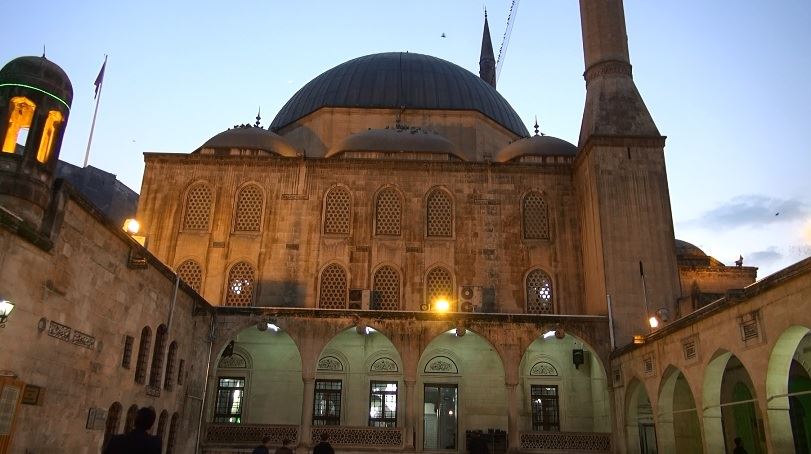 Şanlıurfa Halil ü Rahman Cami Dergah Akşam ezanı