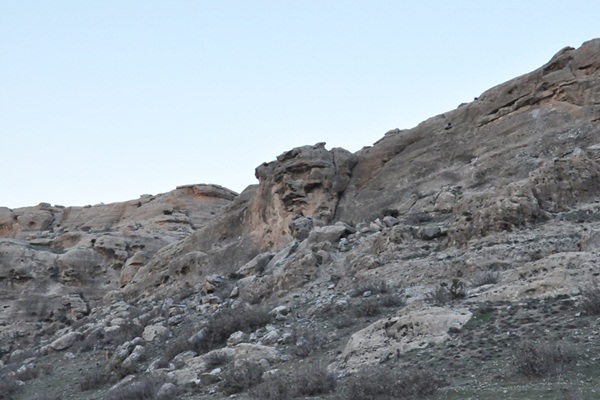 İnsan siluetteki kaya! görenler şaşkın
