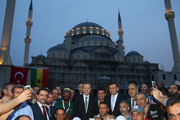 Erdoğan'dan Millet Camii ve Külliyesi'ne ziyaret
