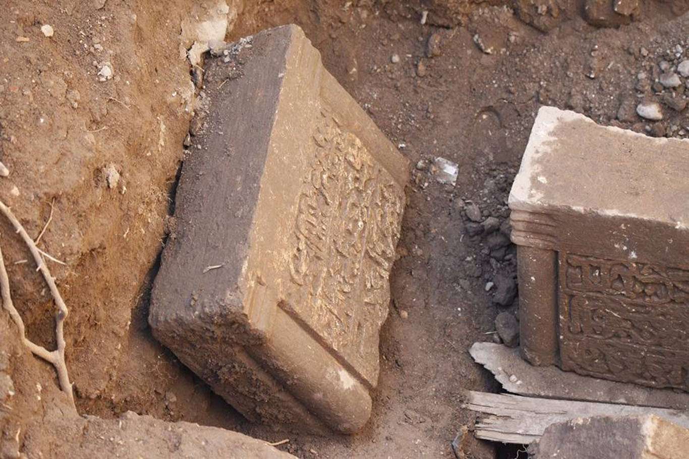 Urfa'da Bin 200 yıllık mezar kime ait?