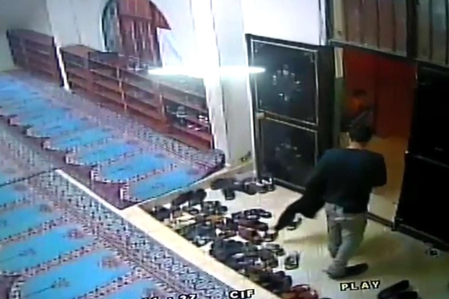 Şanlıurfa'da Ayakkabı hırsızları camiye dadandı