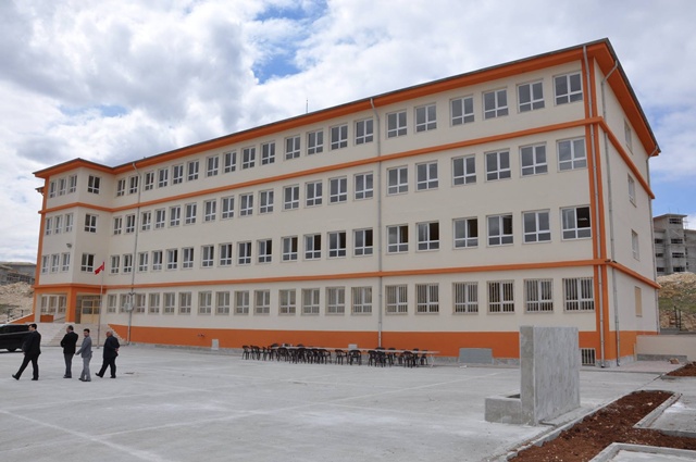 Urfa'nın bozova ilçesinde 32 derslik okul yapıldı