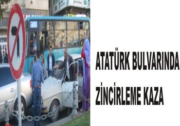 Atatürk Bulvarında zincirleme kaza
