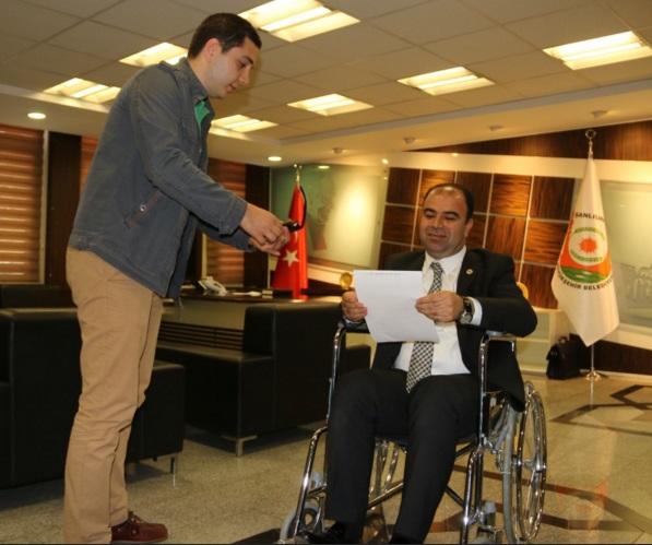 Başkan Çiftçi, Bir kerede sen engelli ol ile engellendi VİDEO