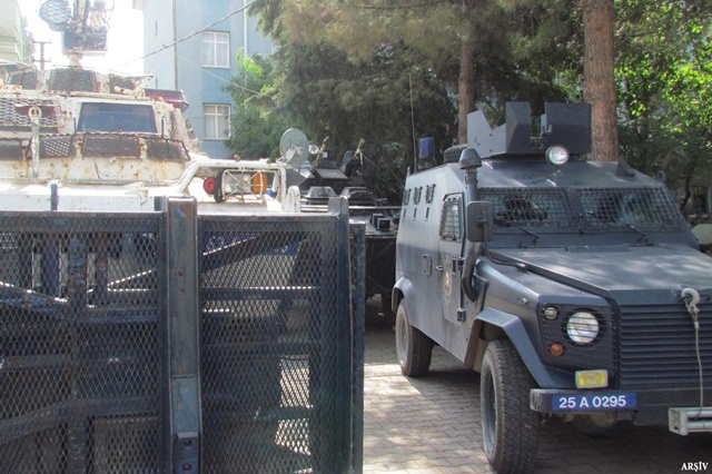 Urfa Siverek'te PKK'ye baskın: 11 gözaltı