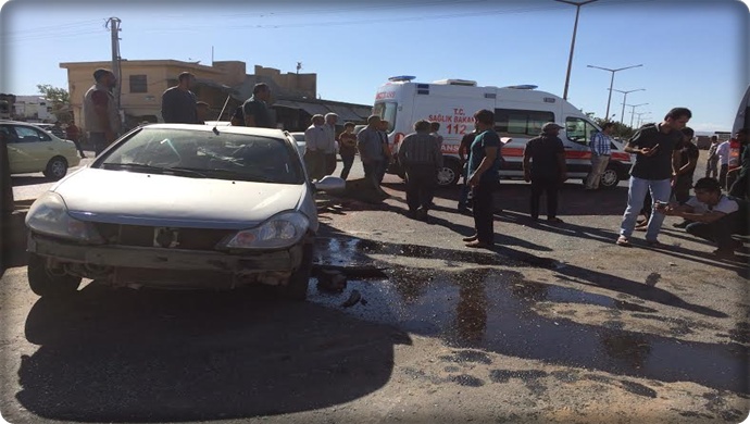 Urfa'da Servis aracı ile Otomobilin çarpıştı: 7 yaralı