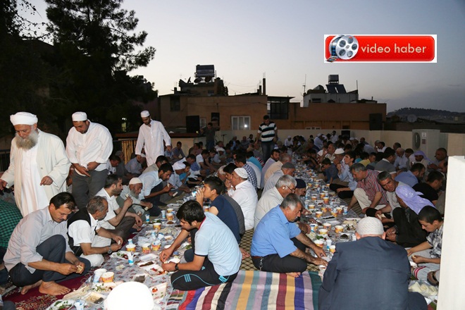 Haleplibahçe Mahallesinde geleneksel Kardeşlik iftarı düzenlendi