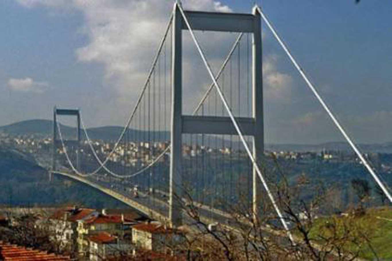 İstanbul Boğaziçi Köprüsü'nün adı '15 Temmuz Şehitler Köprüsü' olarak değişti