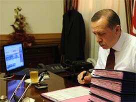 Erdoğan, Köşe yazarı oldu