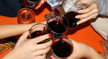 Lise öğrencilerine ''şaraplı tur'' skandalı