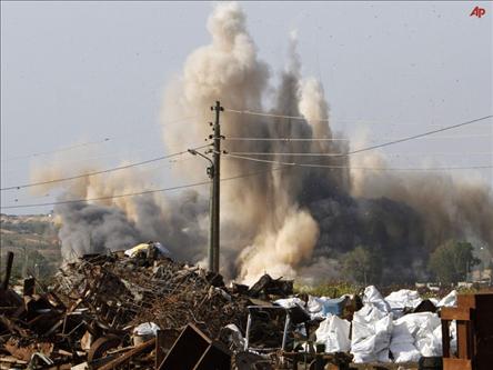 Siyonistler Gazze'yi Bombaladı: 3 Ölü, 35 Yaralı...