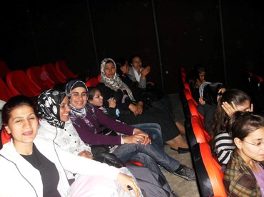 Suruç Kadın Kültür Merkezi Öğrencileri Sinemada