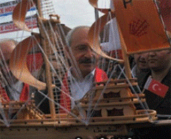 Seçim çalışmaları için Marmara Ereğlide bulunan Kılıçdaroğluna bir gemi hediye edildi