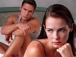 Uzun süreli ilişkilerin en büyük sorunlarından biri olan cinsel isteksizliğin birçok nedeni olabilir. İşte çözüm önerileri