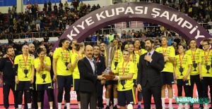 Şanlıurfa'da oynanan Kadınlar Basketbol Türkiye Kupası Şampiyonu Fenerbahçe