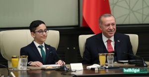 Cumhurbaşkanı Erdoğan koltuğunu Ozan Sözeyataroğlu’na bıraktı