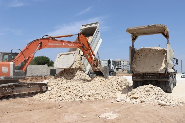 Akçakale’ye Yeni Yol Yapılıyor