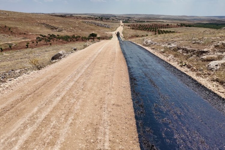 BOZOVA’DA 6 MAHALLEYİ BİRBİRİNE BAĞLAYAN YOL ASFALTLANDI