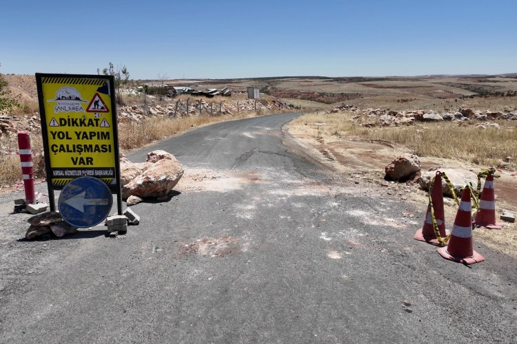BÜYÜKŞEHİR ÖNCÜLÜĞÜNDE 39 KM’LİK YOLDA SICAK ASFALT İÇİN ÇALIŞMALAR BAŞLADI