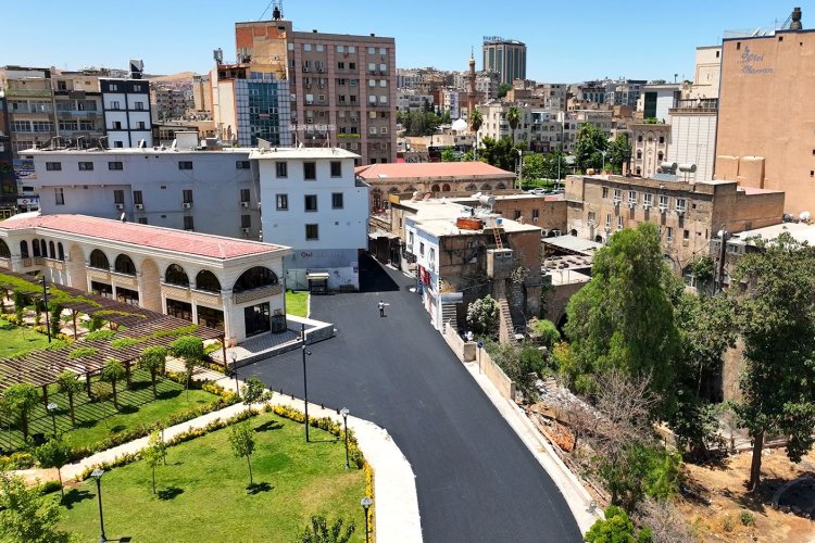 HACI KAMİL KONAĞI İLE BEYKAPISI ARASINDA ASFALT SERİMİ BAŞLADI