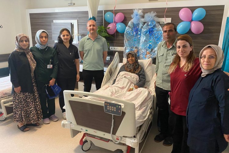 Birecik'te 53 Yaşında Kadın İkiz Bebek Doğurdu