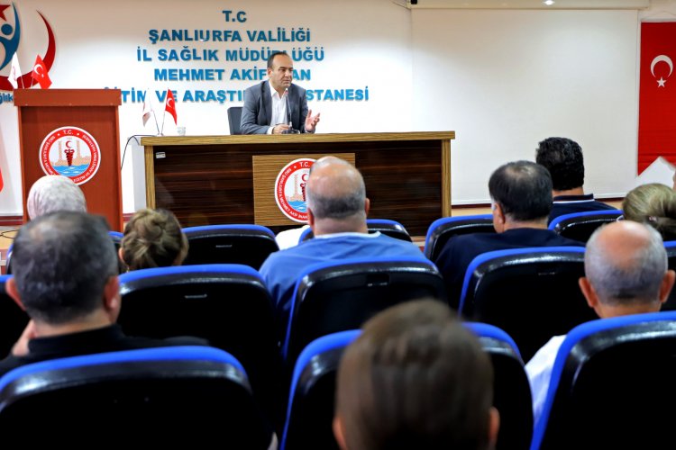 Şanlıurfa Sağlık Müdürü Dr. Erhan Berk, Uzman Hekimlerle Değerlendirme Toplantısı Yaptı