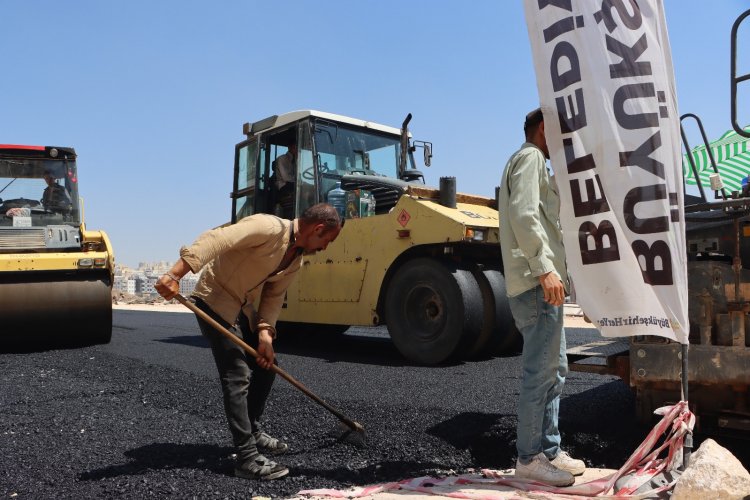 KARAKÖPRÜ MEHMETÇİK MAHALLESİ’NDE ASFALT SERİMİ DEVAM EDİYOR